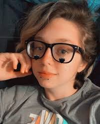 Alexis Unger's Instagram, Twitter & Facebook