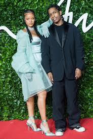 Drake, 2 chainz & kendrick lamarlisten to a$ap rocky: Rihanna Und A Ap Rocky So Ehrlich Bekennt Sich Der Rapper Zu Seiner Liebe Vogue Germany
