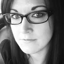 Mandi Luna's Instagram, Twitter & Facebook