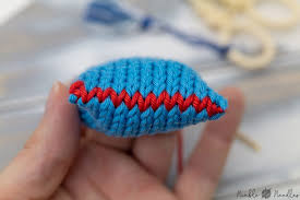 Your needles should be parallel with both tips. How To Do The Kitchener Stitch Graft Two Knitted Pieces Together Video