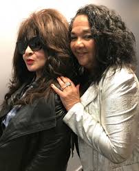 Official facebook page of ronnie spector. Ronnie Spector