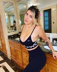 December 10, 1986 place of birth: Beautiful Model Wanda Nara Had A Forbidden Love Affair With Her Teammate Mauro Icardi When She Was Married To Footballer Maxi Wanda Nara Beautiful Models Nara
