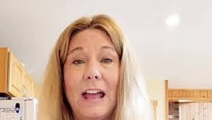 Knife Drop: Creative Recipes Anyone Can Cook: DiGiovanni, Nick, Ramsay,  Gordon: 9780744076776: Amazon.com: Books