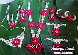 Mehndi and baby shower flower jewellery best designs buy online floral jewellery special designs natural flower jewellery top design real flower jewellery at best price fresh flower jewellery for dohale jevan. Flower Jewellery For Dohale Jevan Baby Shower Haldi Mehendi Sukanya