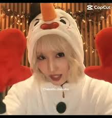 Luvsmomo 💕 (@h1raii_st4r6)