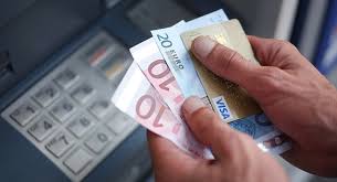 Nu doar bugetarii se vor bucura de bani în plus de sărbători. Romanii Din Italia Al 13 Lea Salariu Pentru Ingrijitoare Si Menajere Calculul