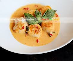 Seared Scallop With Creamy Red Curry Sauce Choo Chee Curry Red Curry Sauce Fine Dining Recipes Dinner Party Entrees
