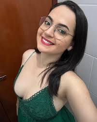 Já vi muita gente, mas você tem algo único. Senti-me compelido a escrever  para você. Se você ler isso, por favor responda com pelo menos um "olá". 💭