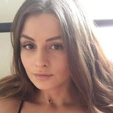 Ellie Timms's Instagram, Twitter & Facebook