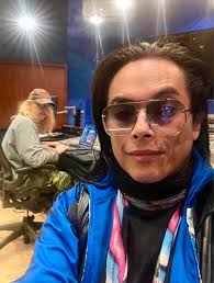 Wazzzup broski's & siski's. Gisteren phoe moe, maar wel voldaan. Jaa,  alleen maar goede fijne 😊 vette dingen gedaan! Zometeen weer richting ~>  Wisseloord 🎶, vandaag met hemelse klanken, dat hoort. (Met