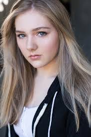 Madeleine Curry's Instagram, Twitter & Facebook