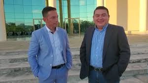 Orsy Swadhy obtiene apoyo de Frederick Benítez para llevar agua potable a  toda Zacatecoluca