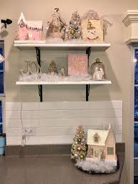Pin By Suzanne Splinter Evenson On 2018 Christmas Decorating Decor Floating Shelves Home Decor