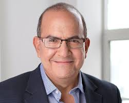 Do It! Selling: 77 Instant-Action Ideas to Land Better Clients, Bigger  Deals, and Higher Fees: David Newman: 9781637555637: Amazon.com: Books