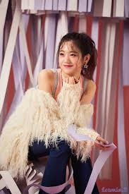 Story about y/n,an ex assasin that get hired as new bodyguard for a kpop idol group fromis 9. From 9 Jacke Behind Gyuri Fromis 9 Foto 41765130 Fanpop Page 25