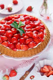 Erdbeerkuchen Mit Mascarpone Creme Und Mandelboden Emmikochteinfach Rezept Erdbeerkuchen Mit Mascarpone Erdbeerkuchen Erdbeerkuchen Rezept
