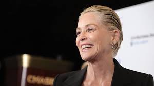 Noted for playing femme fatales and women of mystery on film. Sharon Stone Soll Den 25 Jahrigen Rapper Rmr Daten Musikexpress