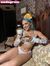 Salina De La Renta  notfriends  salinadelarenta Nude Leaks OnlyFans Photo  389 - Nudogram v2.0