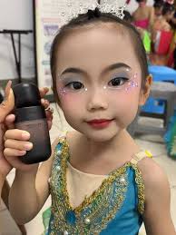 宝贝昨天舞蹈表演，底妆用的就是我们不脱妆粉底液| Facebook