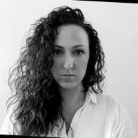 Lisa Erdmann's Instagram, Twitter & Facebook