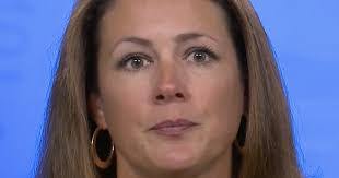 Leslie Snell's Instagram, Twitter & Facebook