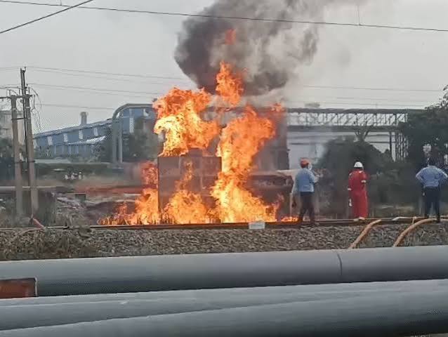 Haldia Refinery Fire: Workers Injured | West Bengal Blaze Update