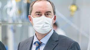Möglichst wenig darüber reden der bayerische wirtschaftsminister hubert aiwanger (freie wähler) warnt davor, angesichts des coronavirus in panik zu verfallen. Coronavirus In Bayern Nach Mini Wiesn Vorschlag Csu Sauer Auf Aiwanger Politik