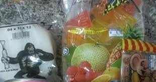 270 g coffemate (creamer tepung) 500 ml susu segar 100 g gula halus (gula kastor) 1 tin kacang merah dalam tin. Aiskrim Malaysia Choki Choki Dan Sumi Jelly Berbaloikah 50 Sen Programmer By Day Lifestyle Bloggger