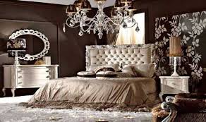 البيج والبني من الألوان الرائجة في تصاميم غرف النوم لموسم العرب اليوم