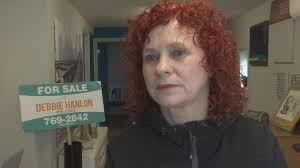 Debbie Hanlon's Instagram, Twitter & Facebook