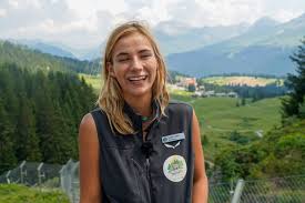 Es gibt zahlreiche schöne aktivitäten, die sich mit dem besuch des bärenlands in. Tierschutz Im Arosa Barenland Ein Neues Zuhause Fur Gequalte Braunbaren