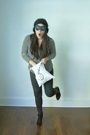 Black And White Striped Costume Ideas 4 Easy Black And White Stripe Costume Ideas Wearing Black Easy Costumes Black Berets