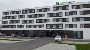 Holiday inn express friedrichshafen in friedrichshafen at allmannsweilerstrasse 79 88046 de. Aussenansicht Bei Tag Aufnahme Von Holiday Inn Express Friedrichshafen Tripadvisor