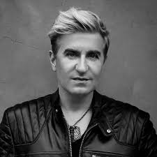 Jean-Yves Thibaudetさんがカバー写真を変更しました。