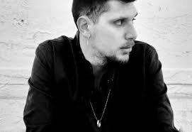 Roberto Lopez Music & Downloads