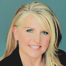 Juliann Cote's Instagram, Twitter & Facebook