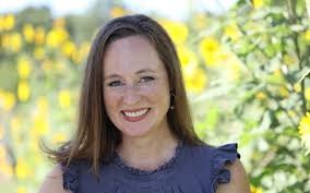 Jenny Howell's Instagram, Twitter & Facebook