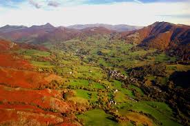 Cantal Region Of The Auvergne France This Photo Links To A Site For A Paragliding School In The Region Paysage Auvergne Auvergne Cantal