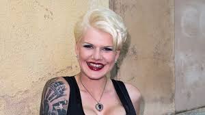 I had several opportunities to work with her on projects and was always confident that she would put deep thought into our project, suggest great. Schwere Op Melanie Muller Sorgt Sich Um Ihren Mann Mike Promiflash De