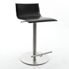 Diese bringt den stuhlsitz automatisch nach dem aufstehen wieder in seine vorgesehene ausgangsposition. Lapalma Thin Barhocker Leder Schwarz Barstuhl Karri Monni Edelstahl
