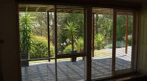 First inspect the mechanism in the track to see if there is anything preventing the blinds from turning. Blind Repairs Melbourne Curtain Tracks Roman Venetian Holland