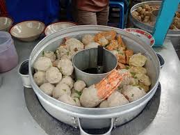 Mie ayam dan bakso yunus tebet, jakarta selatan. Menikmati Sensasi Pedas Bakso Mercon Kuah Ndower Bang Hasan Di Malang Kumparan Com