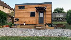 Une tiny house peut être considérée comme une résidence principale même si elle est mobile vous souhaitez une autonomie totale : Tiny House L Habitat Alternatif On Kiffe Bonjour Marcel