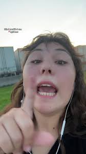 Springfield Mo Treaty Oak Guy Holding Lgirl