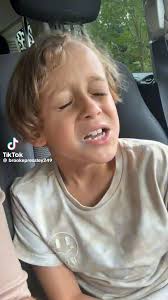 Awww that’s right baby sing that song with passion, that your person know  how you really feel🔥❤️😁