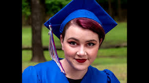 Sarah Huitt's Instagram, Twitter & Facebook