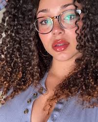 Handsome guy? Do I look pretty? I don't get likes…💔  https://chat.aitechup.com/chatpost 🙈