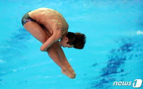 우하람 (23·국민체육진흥공단)은 한국 남자 다이빙의 전망을 밝혔다. ì˜ˆì„  3ìœ„ ìš°í•˜ëžŒ ì—­ëŸ‰ ìµœëŒ€í•œ ë°œíœ˜í•  ê²ƒ ì¢‹ì€ ê²°ê³¼ ê¸°ëŒ€ ë‰´ìŠ¤ ë™ì•„ë‹·ì»´