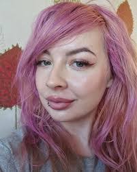 Amber Bonnell's Instagram, Twitter & Facebook