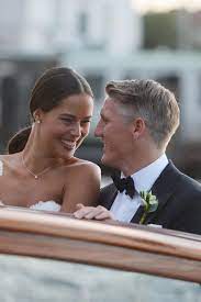 However, germany captain manuel neuer's wife nina also liked the video, as well as gotze and hummels' partners. Thomas Muller Starportrat News Bilder Gala De
